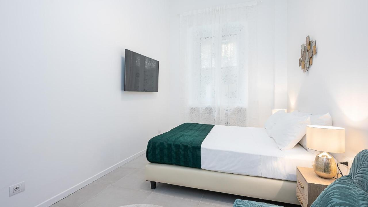 Classbnb - Due Moderni A 1km Dall'arco Della Pace Milan