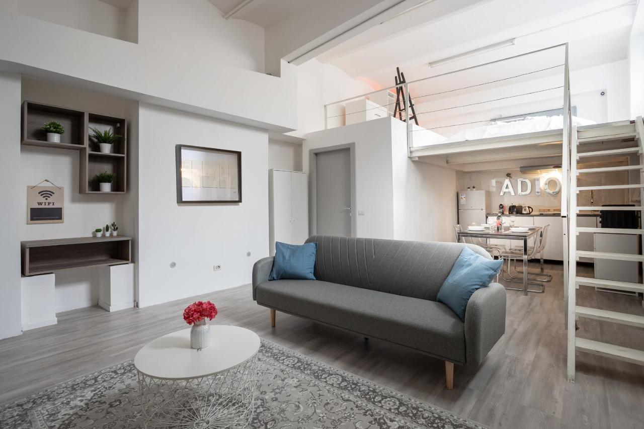 Apartment Cozy Loft - Zona Certosa - Con Wi-fi & Netflix & Parking Free In The Street *