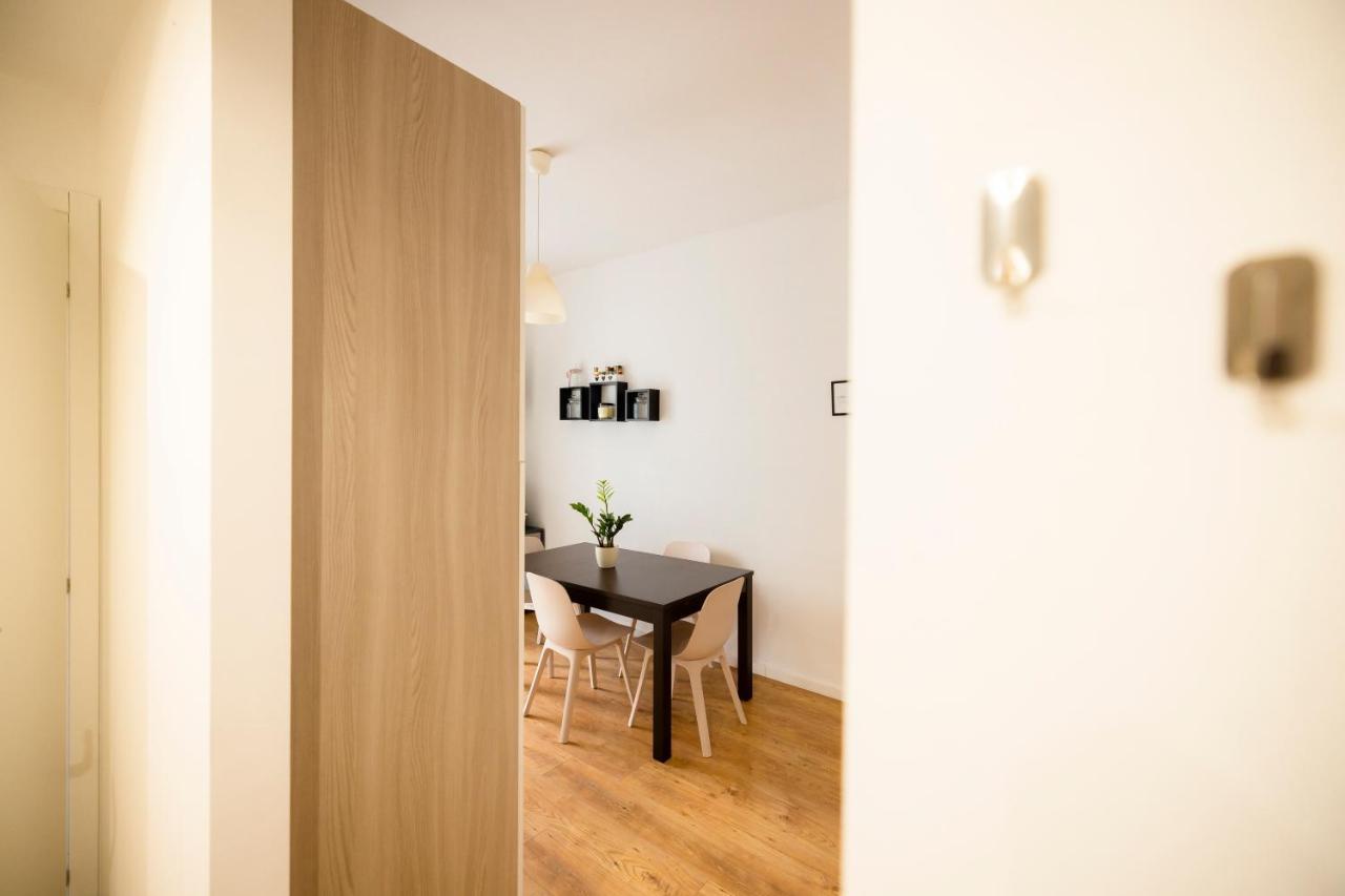 Apartment Ampio Bilocale In Zona Navigli/romolo Milan