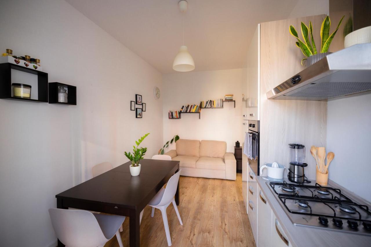 Apartment Ampio Bilocale In Zona Navigli/romolo Milan
