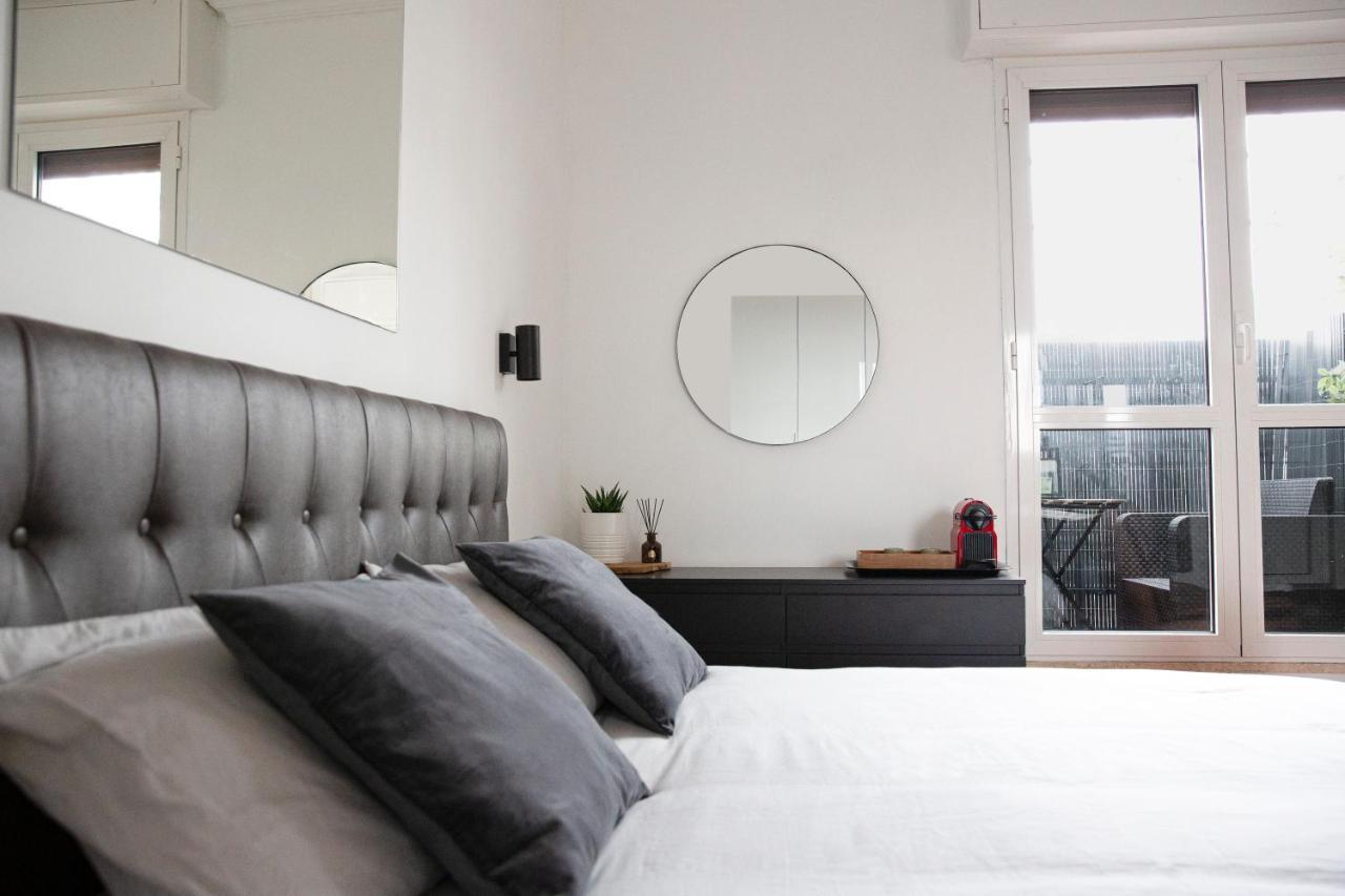 The Attic - Netflix Apartment *
