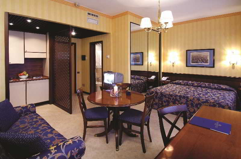 Hotel Unaway & Linea Uno
