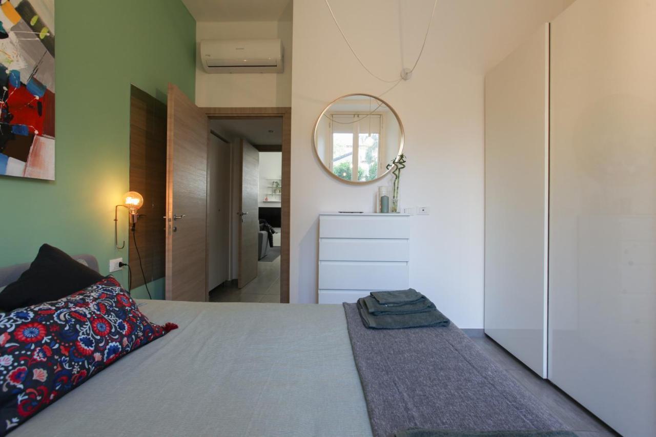 Modern Close To Shopping District *