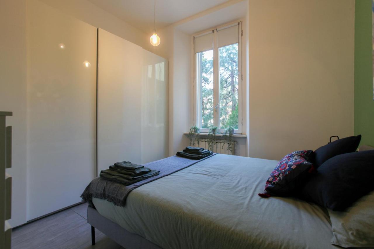 Modern Close To Shopping District Apartment