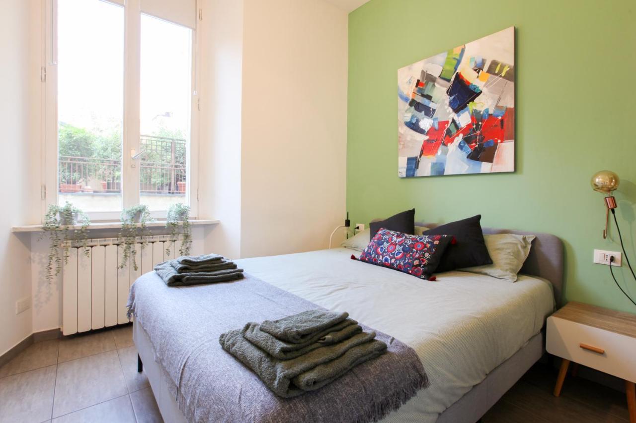 Modern Close To Shopping District Apartment