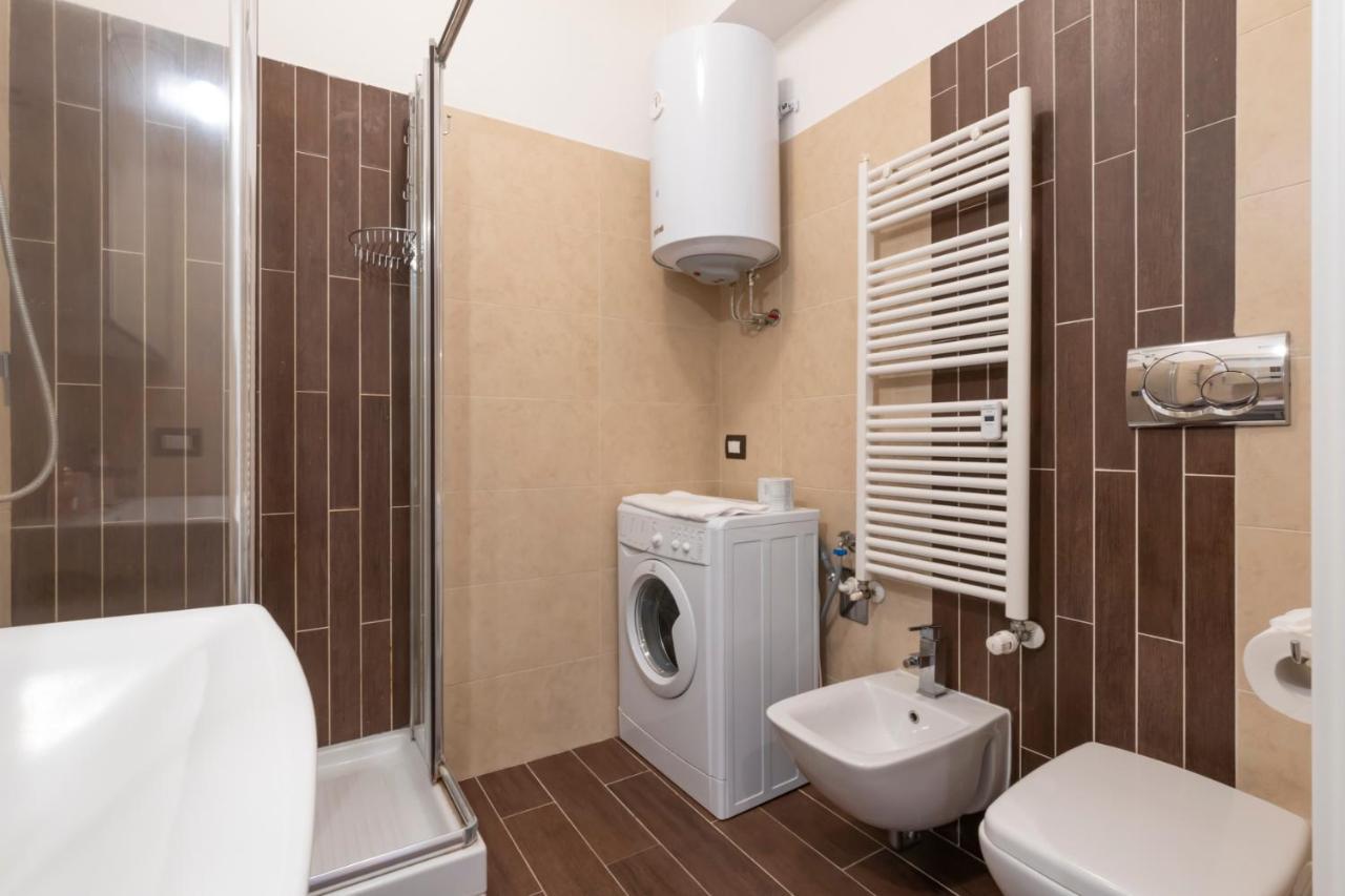Luxury Near Bocconi Zamenhof 7 Apartamento Milão