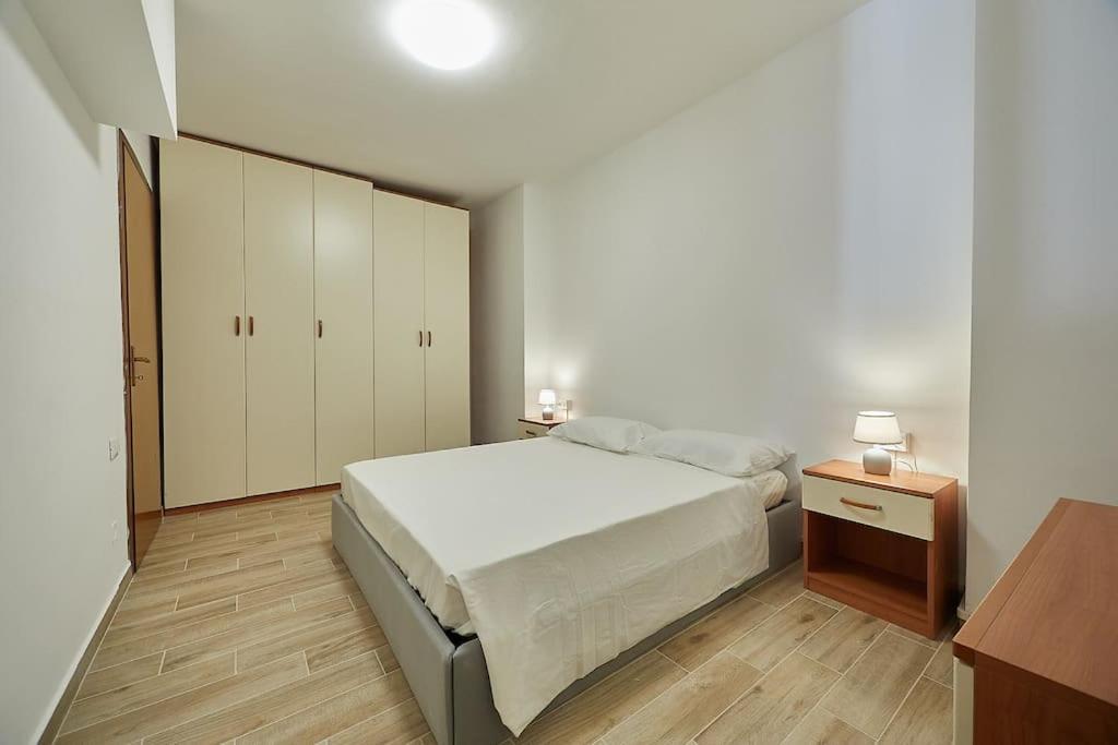 Flat Number 8 Apartment *