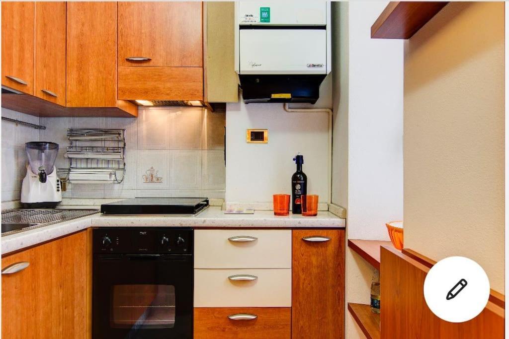Apartamento Cenisio - Corso Sempione Accogliente Mansarda Di Design