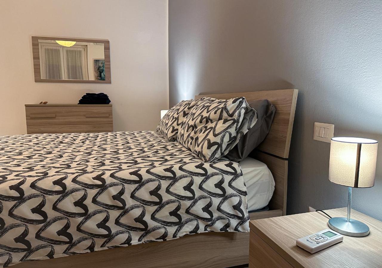 Modern Cenisio - Self Check-in & Parking Apartment