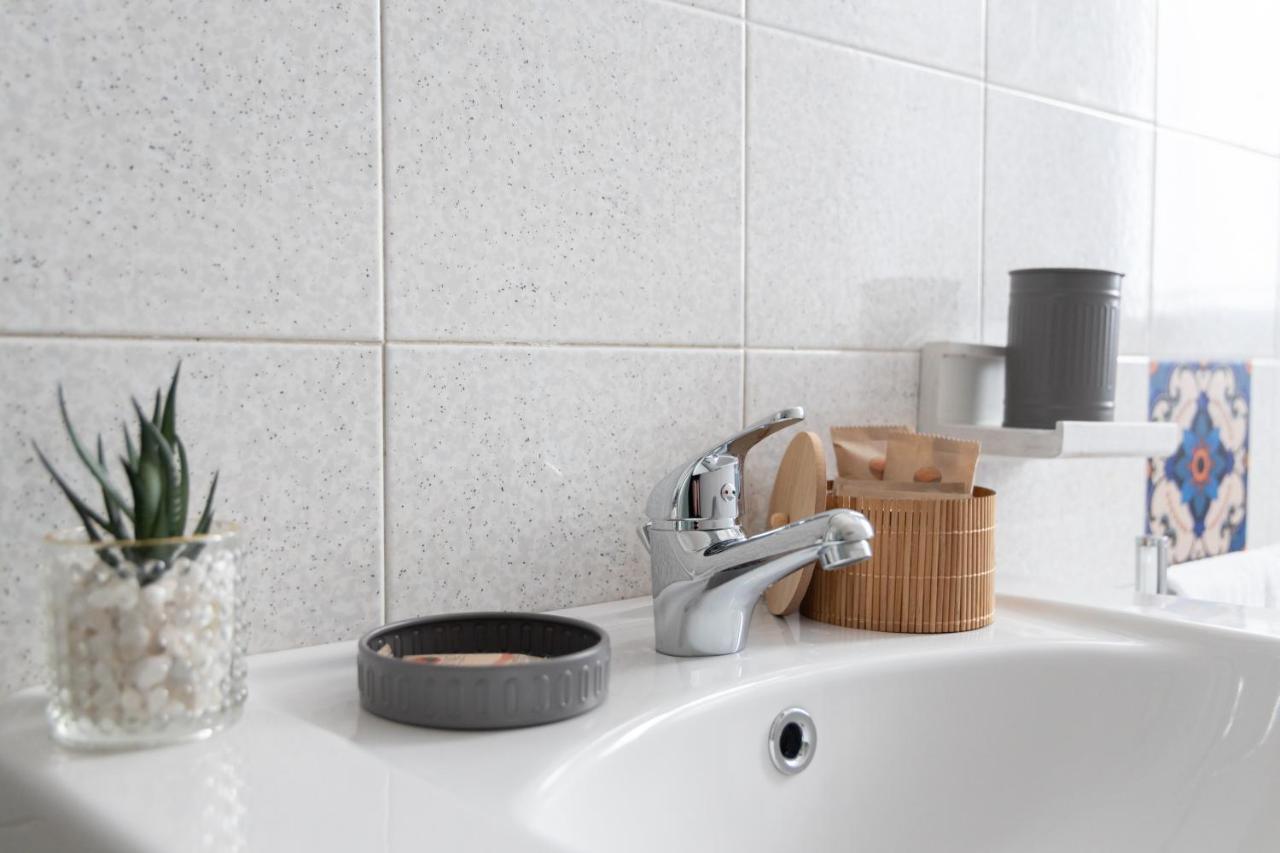 Apt Vicino Metropolitana Porta Romana, 4 Minuti Da Duomo, Free Wifi&netflix Appartamento Milano