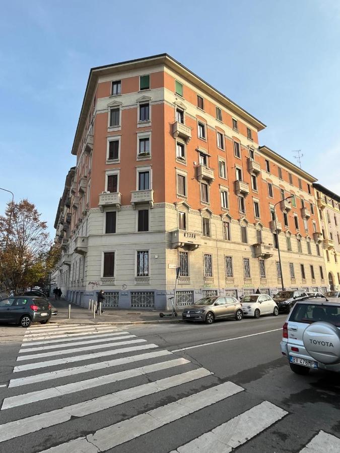 The Small White House In * Milan
