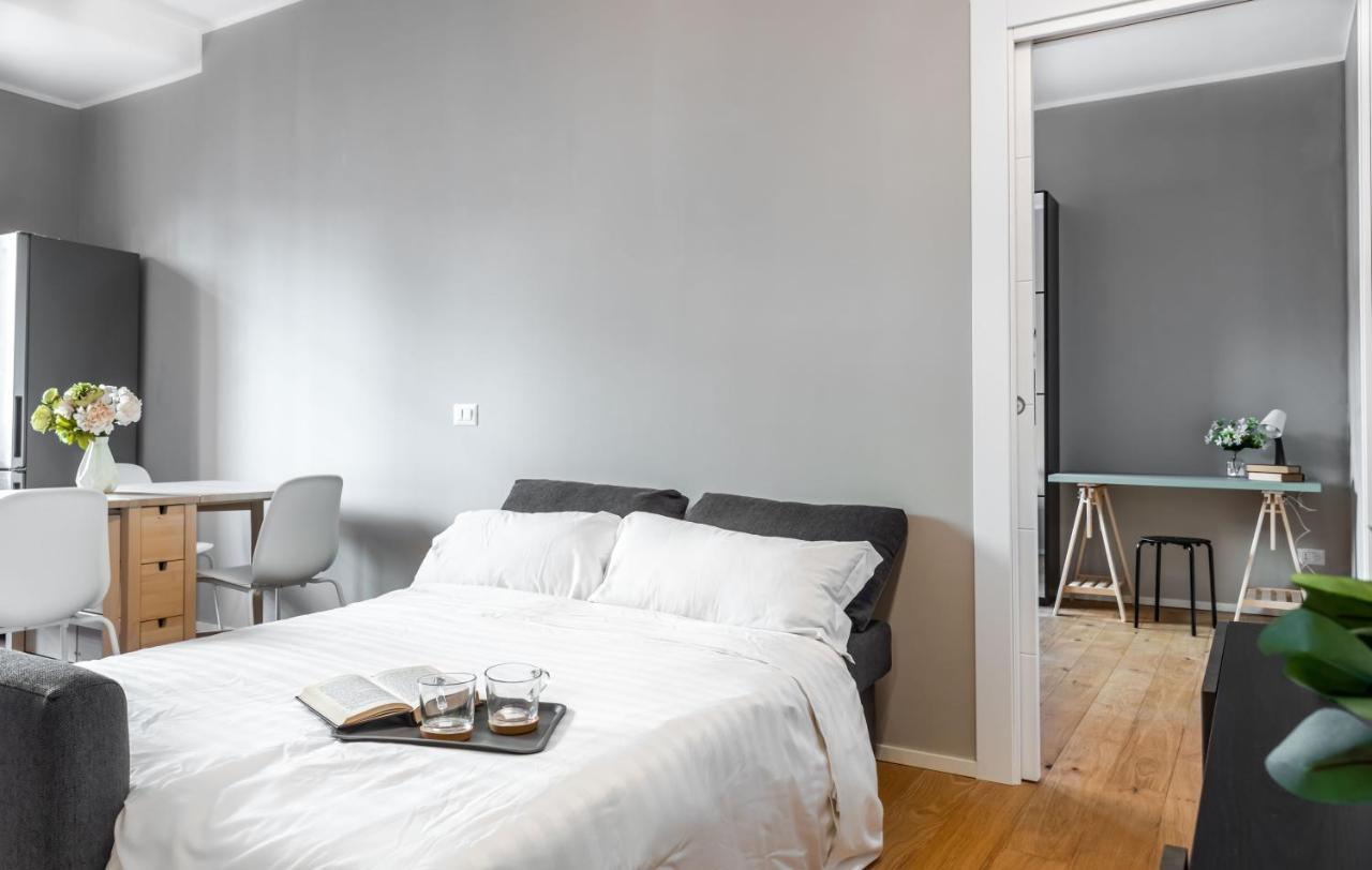 Joivy Charming Flat With Desk * Milano