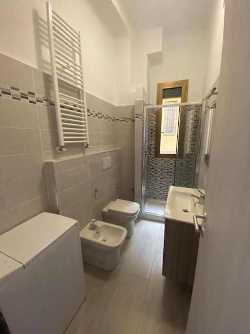 Isola District,famous Area, Space Flat, Lightful,6 Pax Apartment *