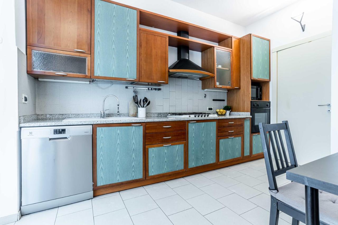 Joivy Lovely And Inviting Flat With Balcony