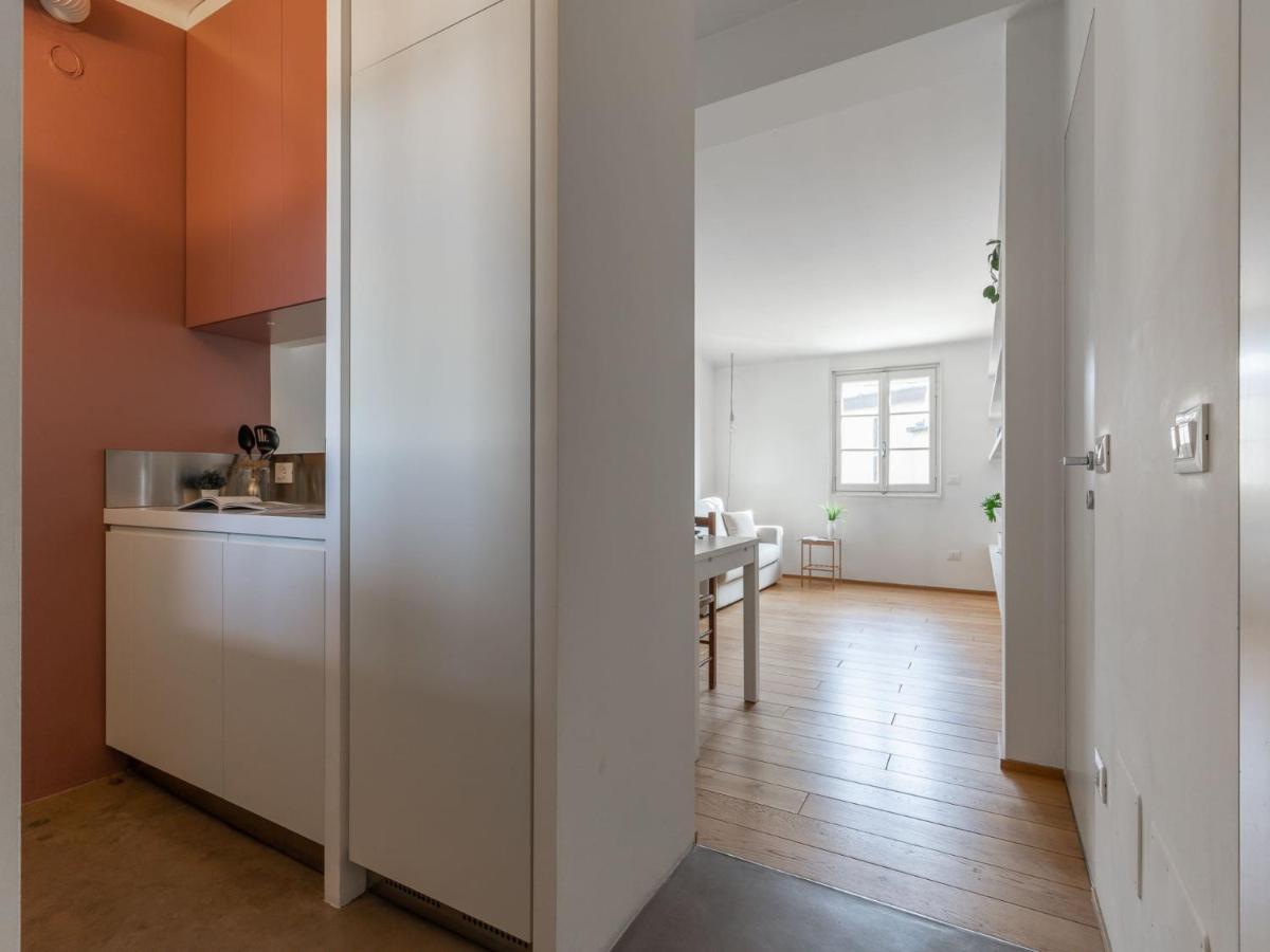 The Rent - Lovely One-bedroom In Moscova * Milão