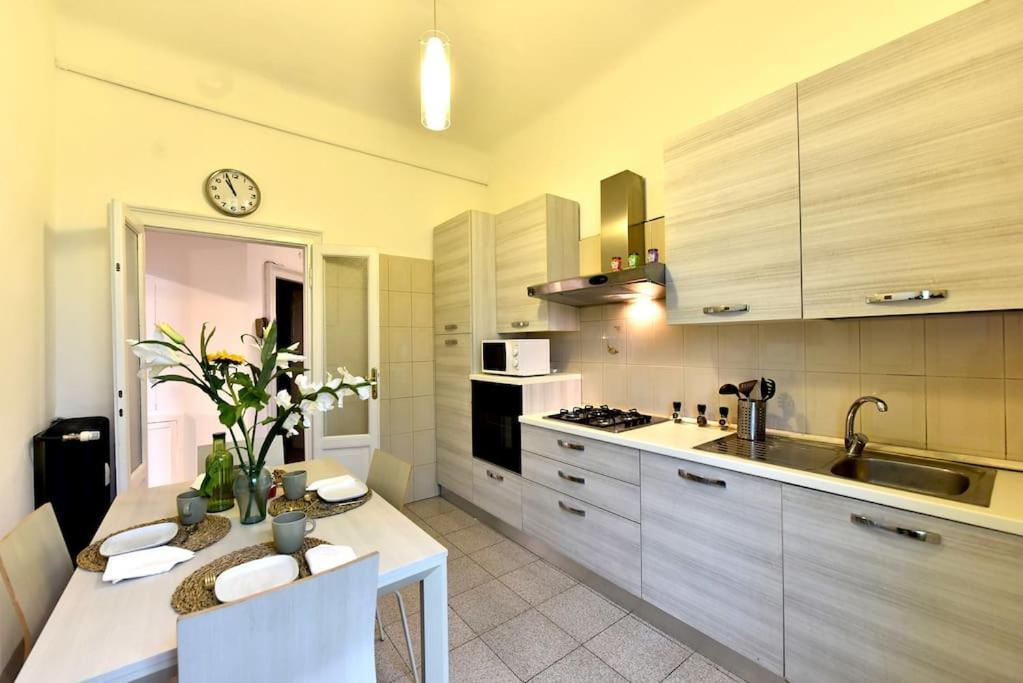Apartment Caseospitali - Angolo Bernini Trilocale Luminoso *