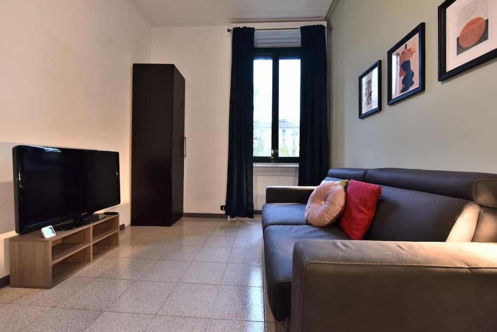 Apartment Caseospitali - Angolo Bernini Trilocale Luminoso *