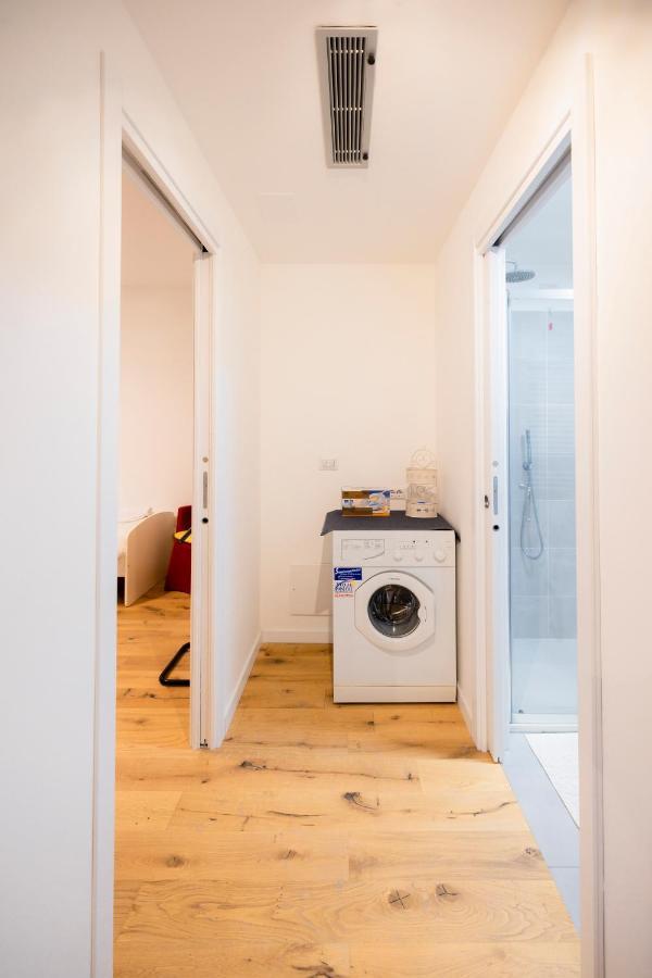 Nuovissimo Bilocale In Zona Navigli/romolo Apartamento Milão