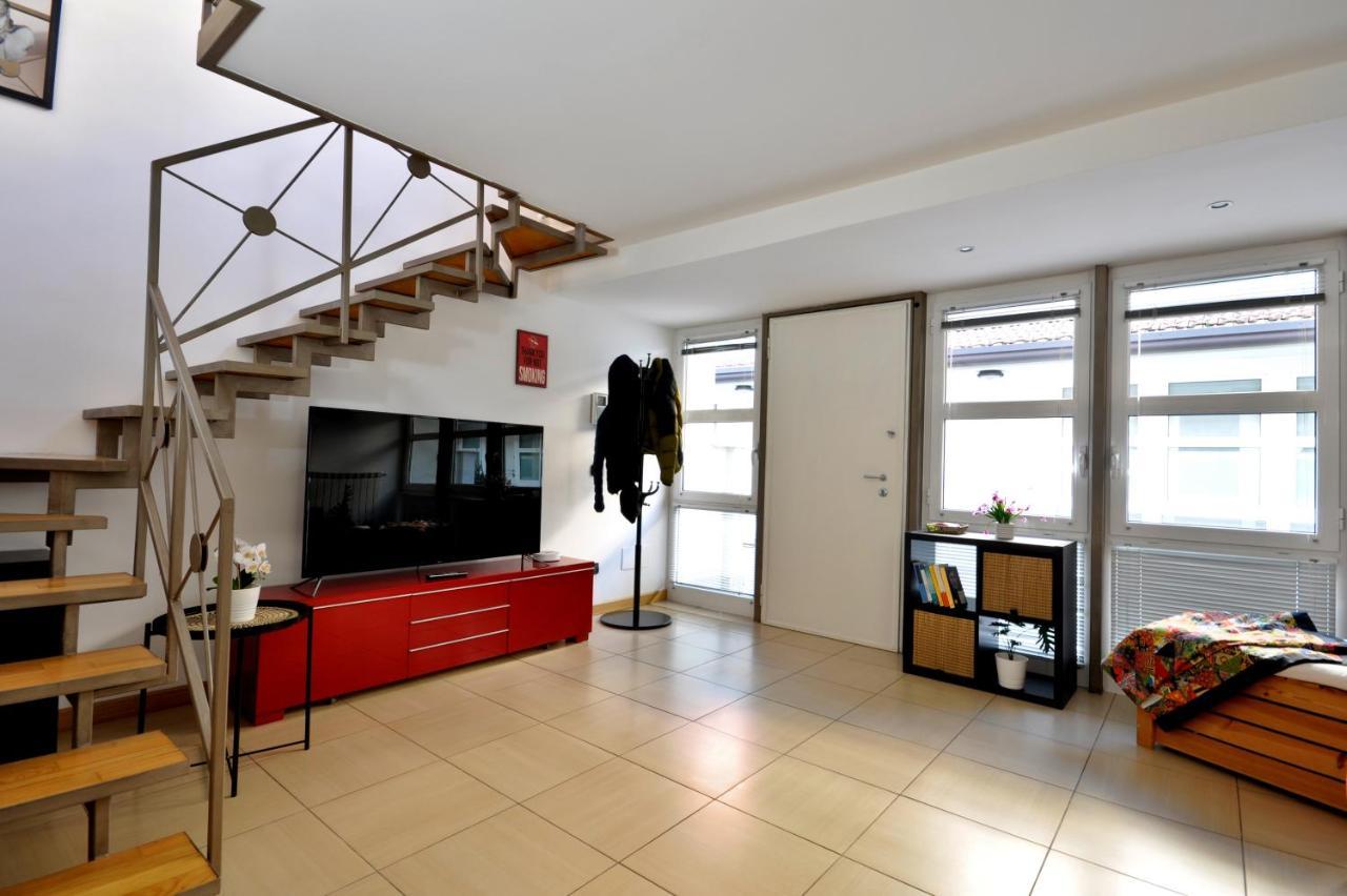 Apartamento Loft Ristrutturato Vicino M4 Argonne - San Benigno