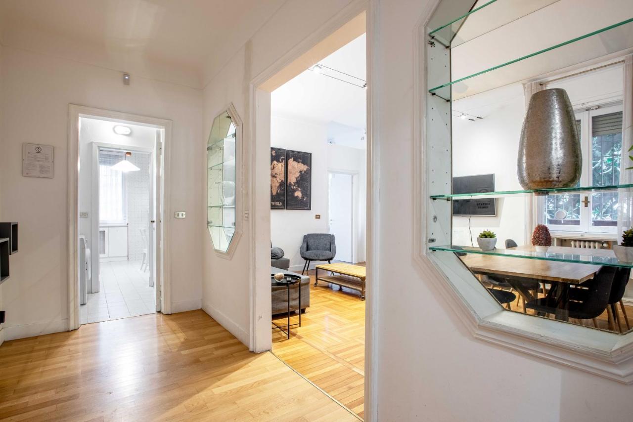 Exclusive 4 Bedrooms In Center Apartment *