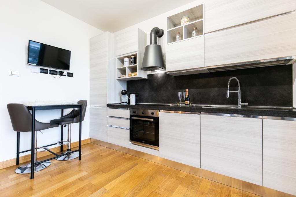 Apartamento Citylife Monolocale Con Ampio Terrazzo Milão
