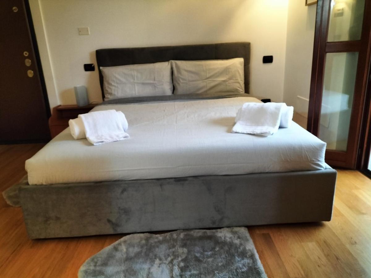 Apartment Casa Atene Milan