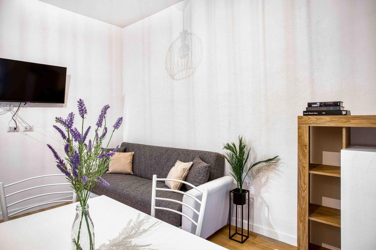 Joivy Warm And Inviting Flat With Balcony Apartment *
