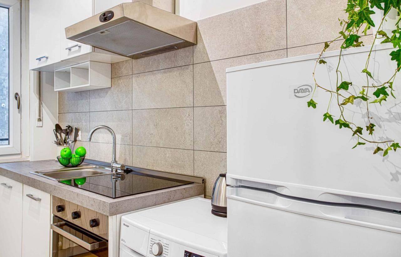 Joivy Warm And Inviting Flat With Balcony Apartment Milan