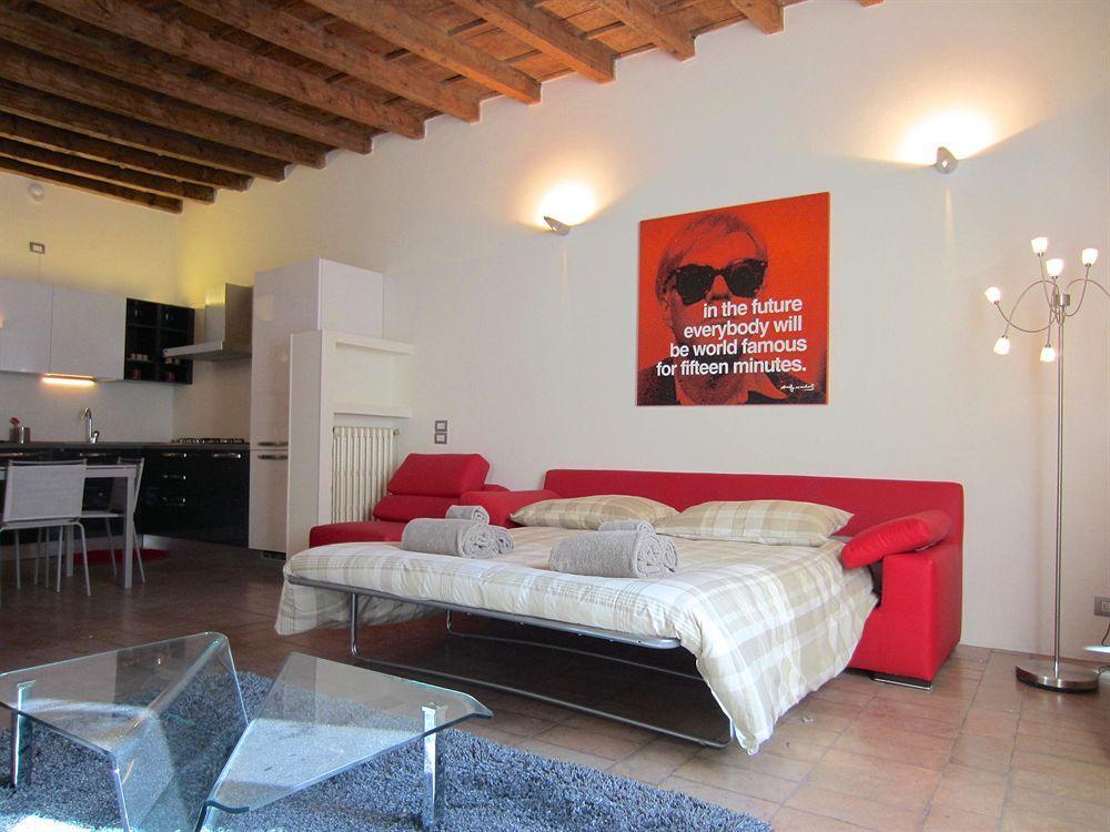 Temporary House - Navigli * Milan