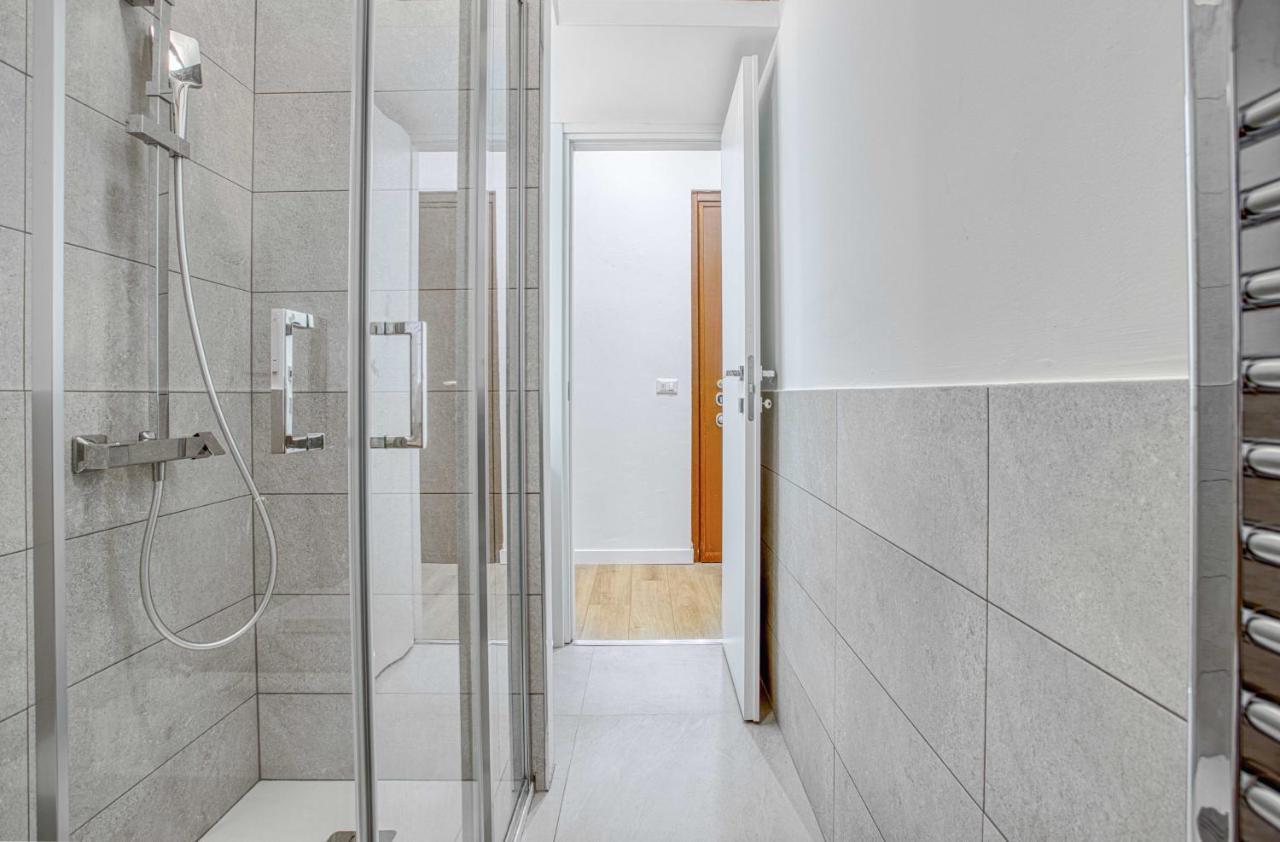 Apartment Joivy Warm And Inviting Flat With Balcony Milan