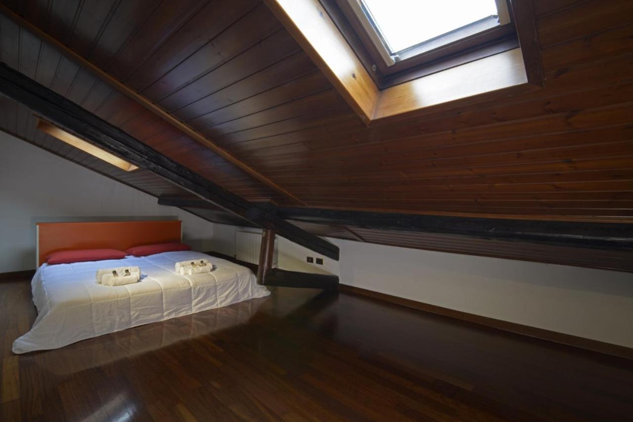 Apartment Cenisio - Corso Sempione Accogliente Mansarda Di Design Milan