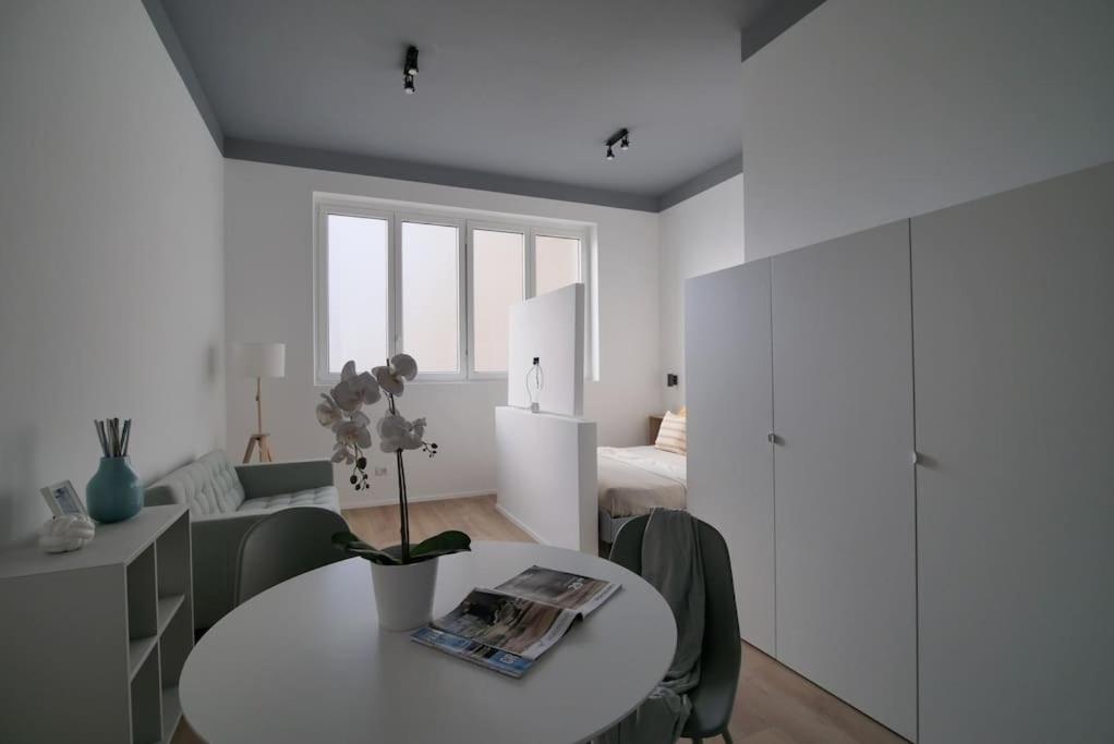 Casa Mangi Milan