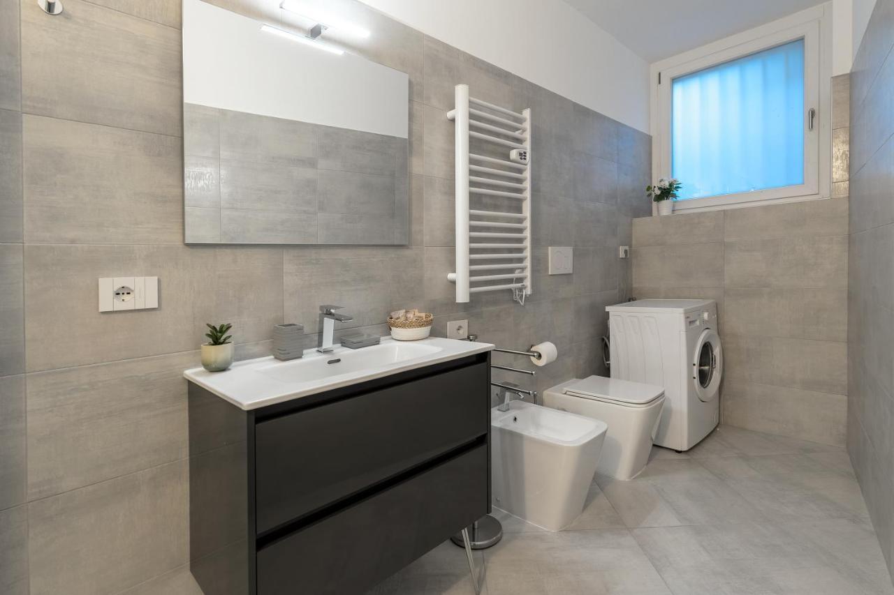 Sansiro-duomo, Exclusive Apartment, Wifi & Netflix * Milão
