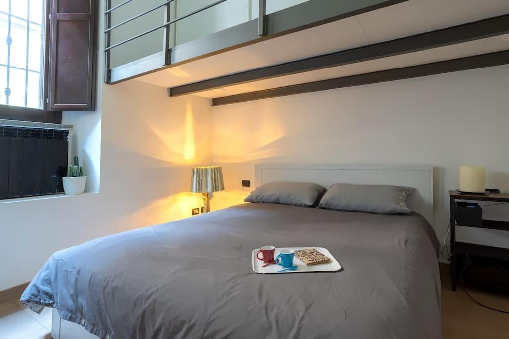 Life Is Beautiful Design Loft Navigli Romolo, Netflix, Wifi, Ac And Street Parking Milan