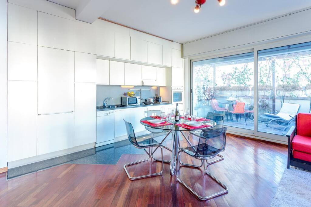 Duomo 10 Min Luxury • Terrazzo • Wi-fi • Netflix * Milan