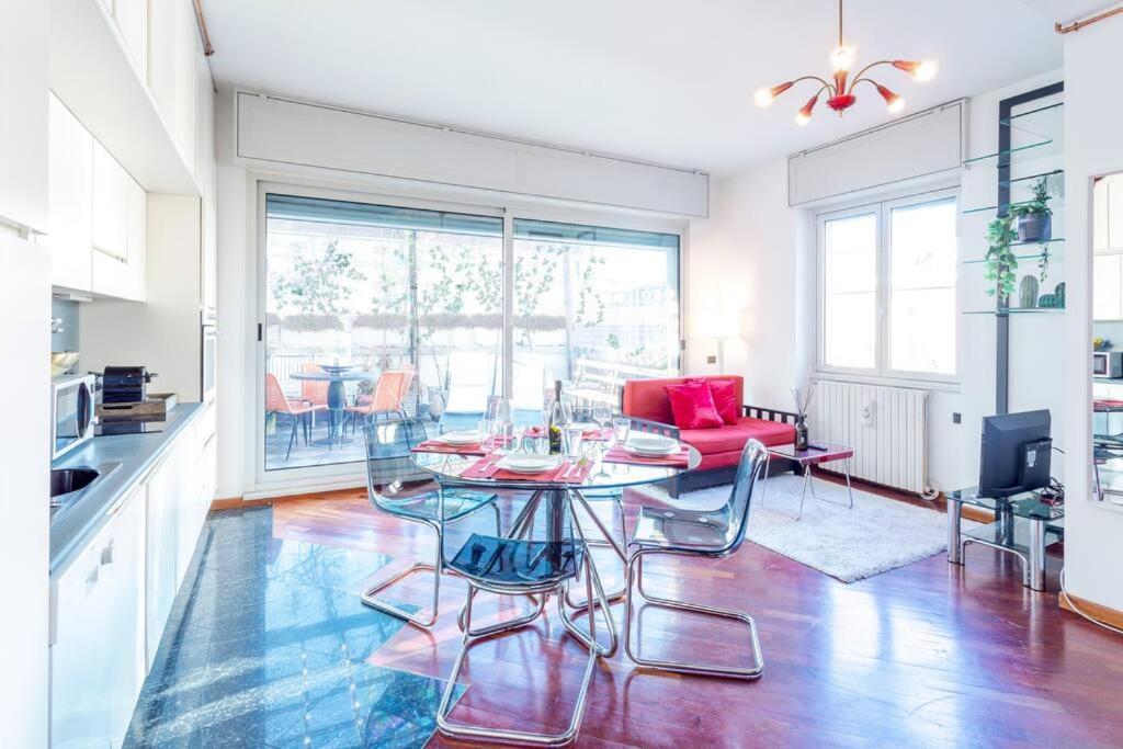 Duomo 10 Min Luxury • Terrazzo • Wi-fi • Netflix * Milan
