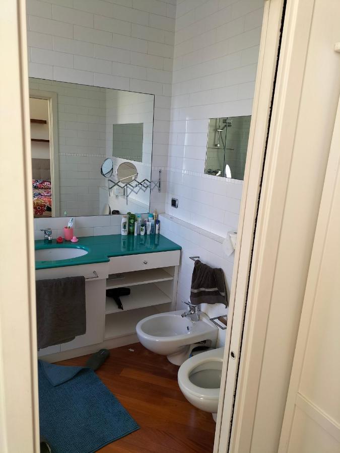 Stanza N. 3 In Incantevole Zona Solari Guest house *