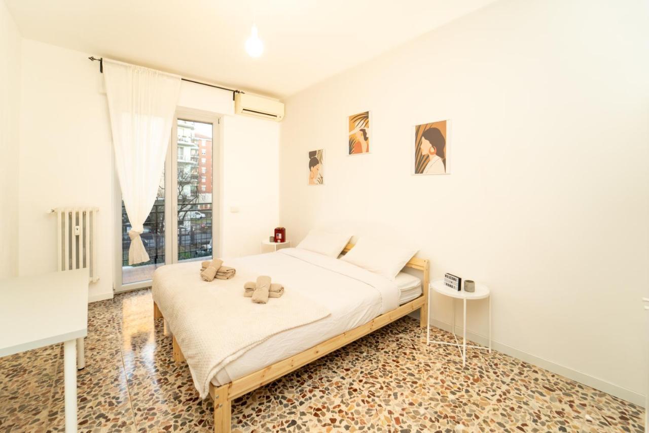 Trilocale Con Parcheggio Privato Apartment Milan