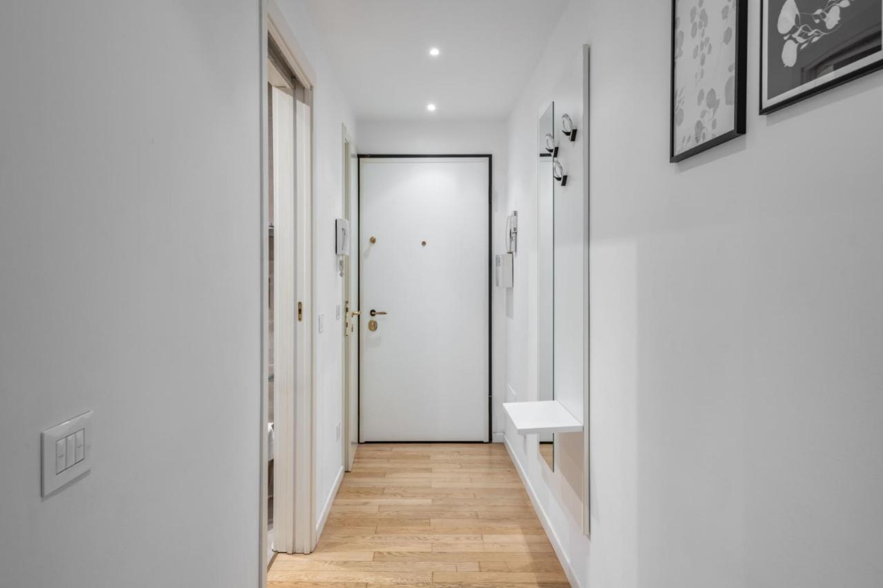 Easylife - Sofisticato Monolocale Con Terrazzino Nel Cuore Di Porta Venezia Milan