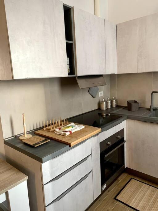 Apartment Con Terrazzo Sui Tetti Milanesi Milan