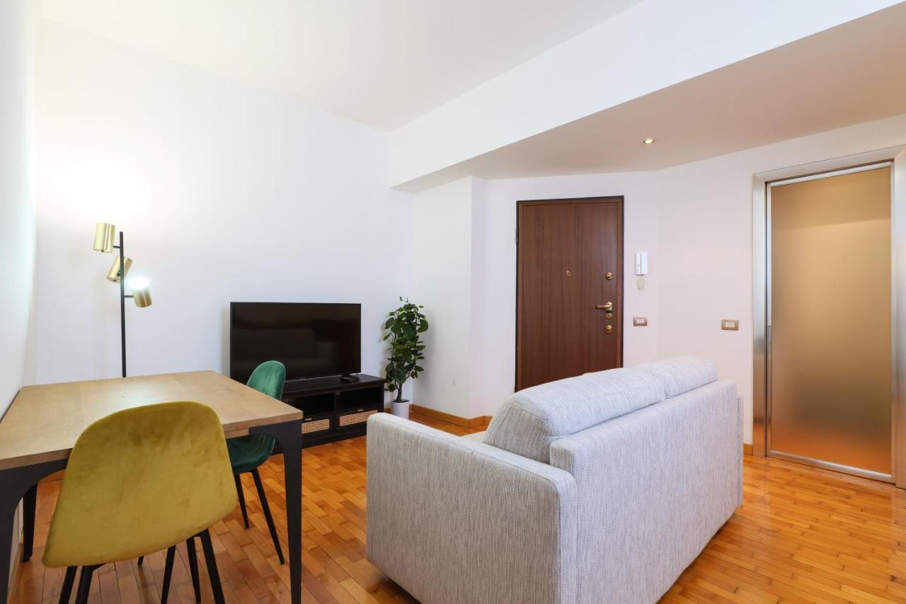 Duomo Luxury Viii Apartment