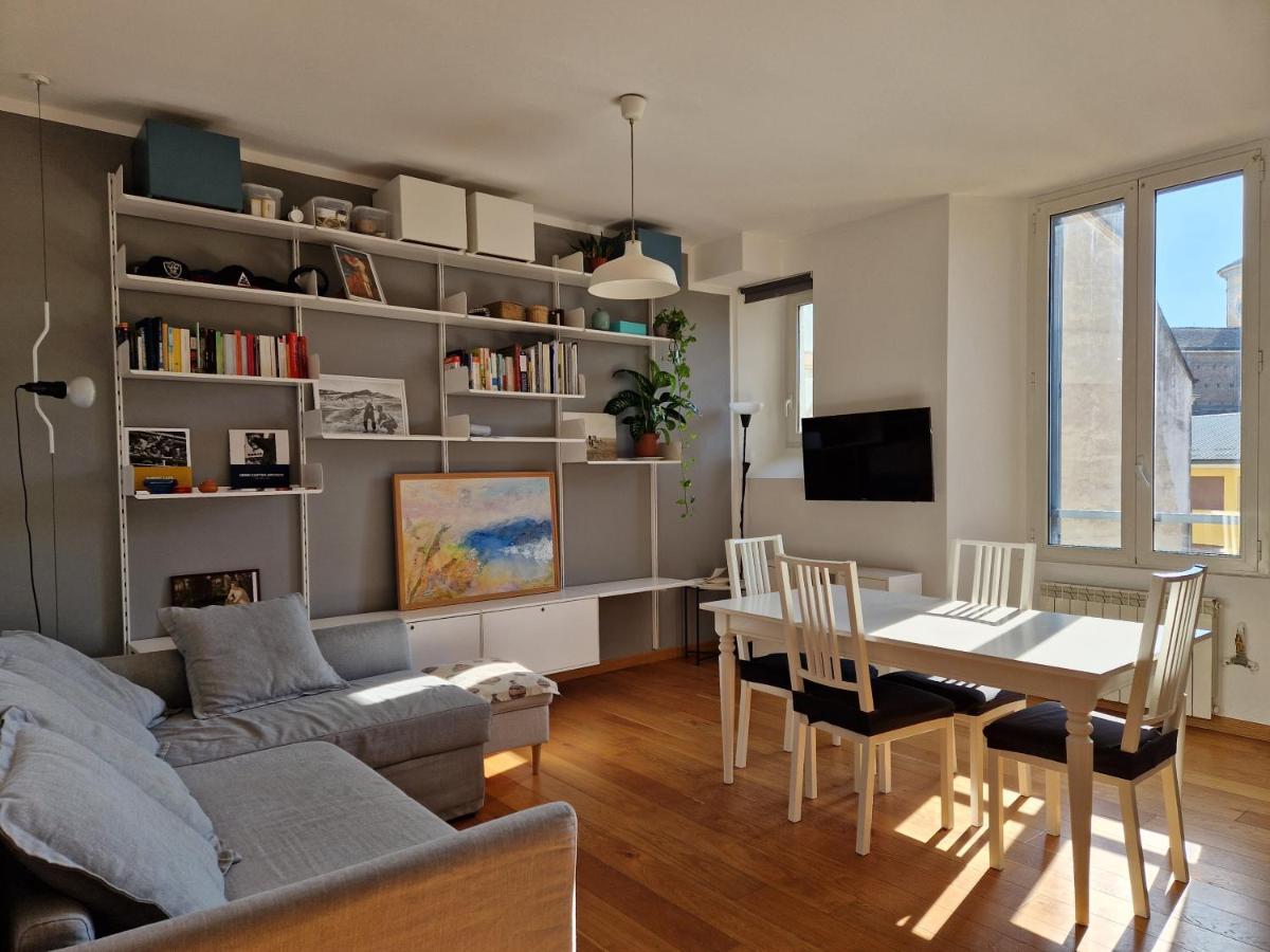 Modern Bright And Central Appartamento