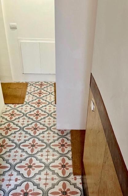 The Small White House In Apartment Milan