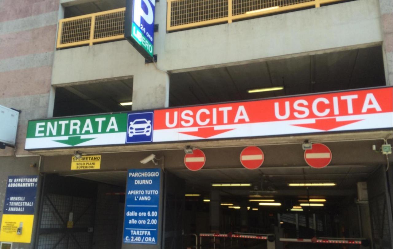 Apartment Uca14 Luxury Large 3brs Private Terrace Citylife Milan
