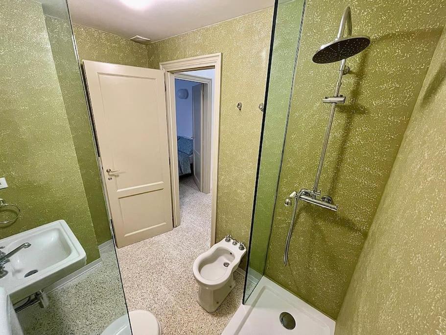 Modern Navigli * Milão