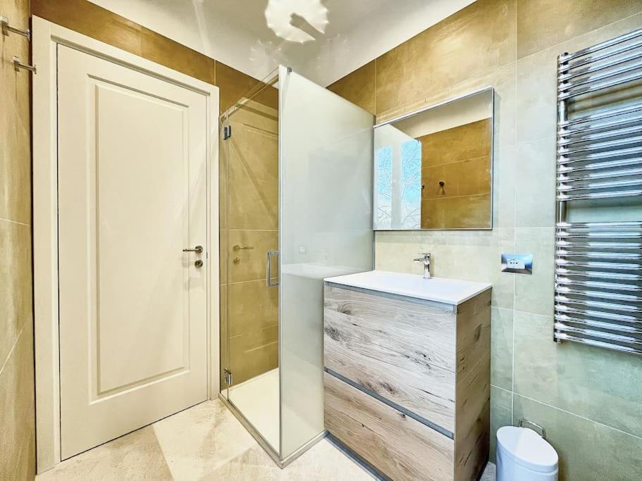 Lovely Flat With Park View Apartment Milan