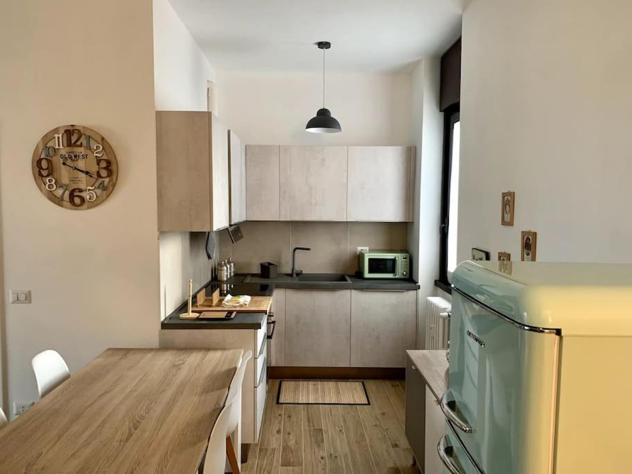 Apartment Con Terrazzo Sui Tetti Milanesi Milan