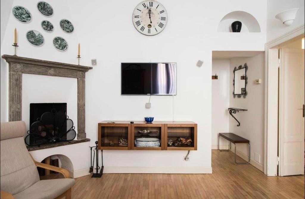 Appartamento Joivy Classic Flat Near Basilica Di Sant'ambrogio