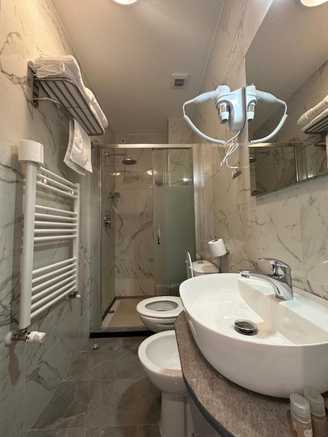 Midway 3* Milan