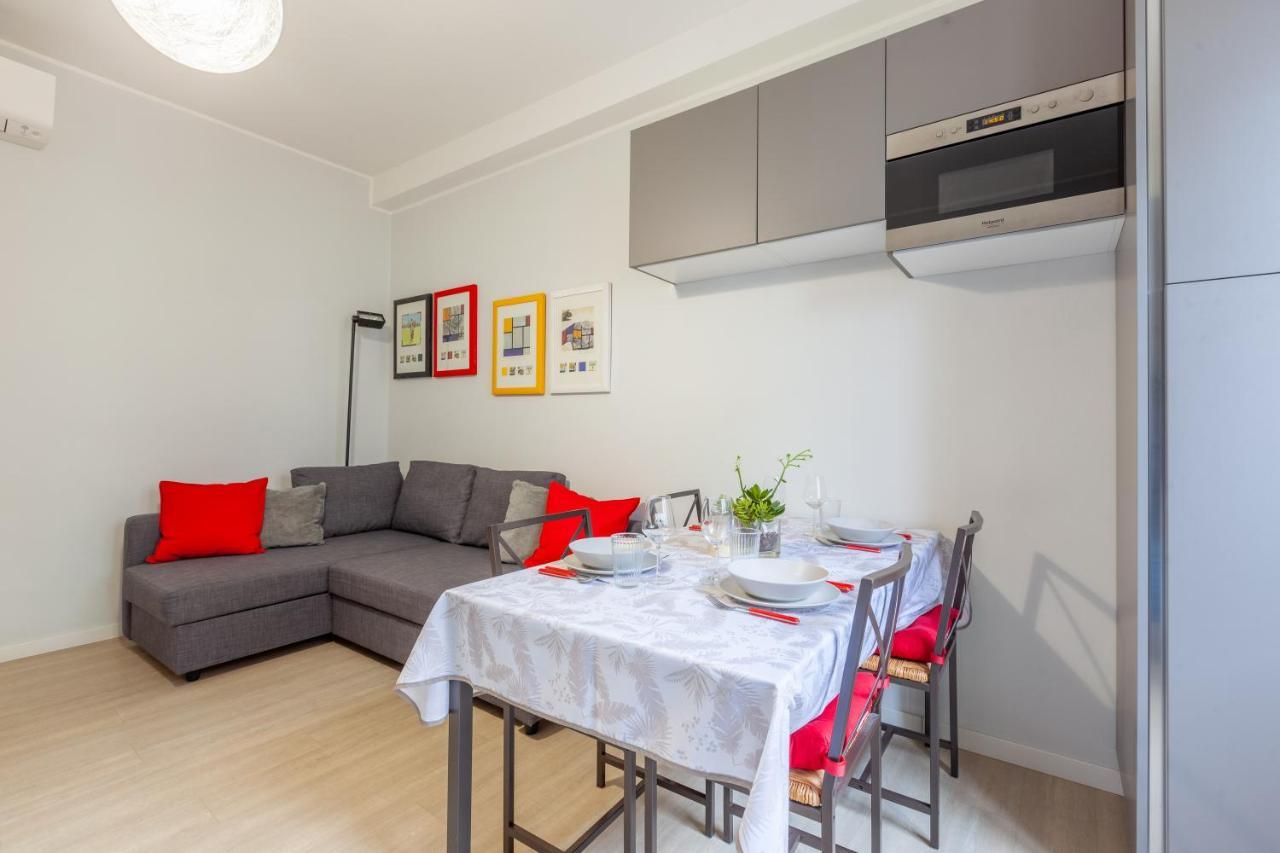 Darsena Navigli Apt - 800 M Far From P.ta Genova M2 Apartment